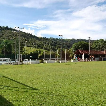Апартаменты Agradavel Flat - Cavalinho Branco - Агуас-ди-Линдоя Экстерьер фото